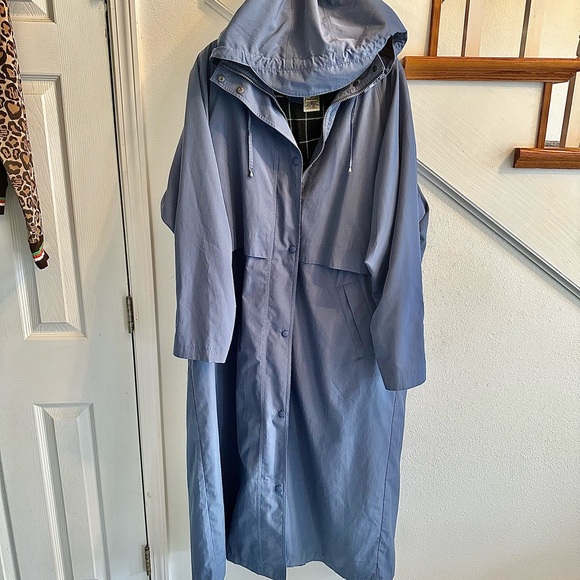 LL Bean trenchcoat, long extra large. NWOT chest 25 - Picture 7 of 12